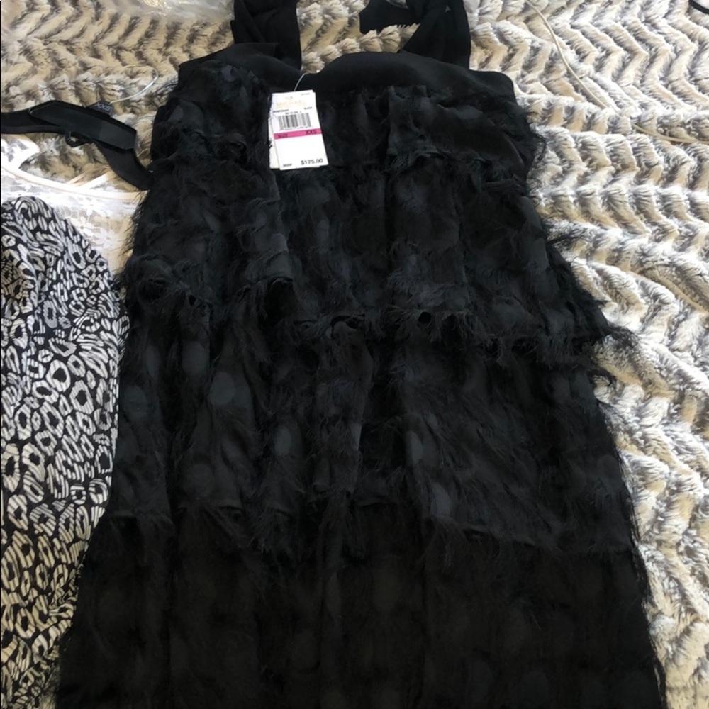DRESS - CLASSY. - Picture 2 of 5